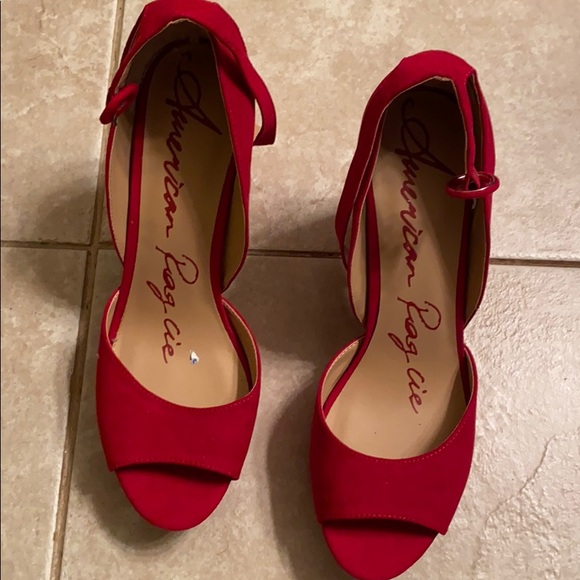 Shoes - Picture 2 of 3